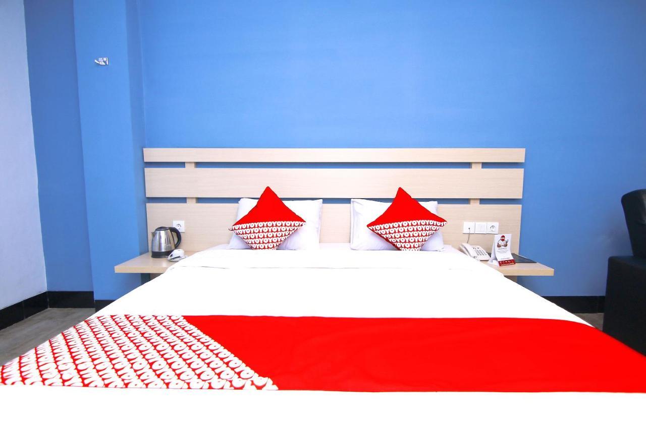 Oyo 592 Budget Hotel By The Harbour Padang  Exterior foto